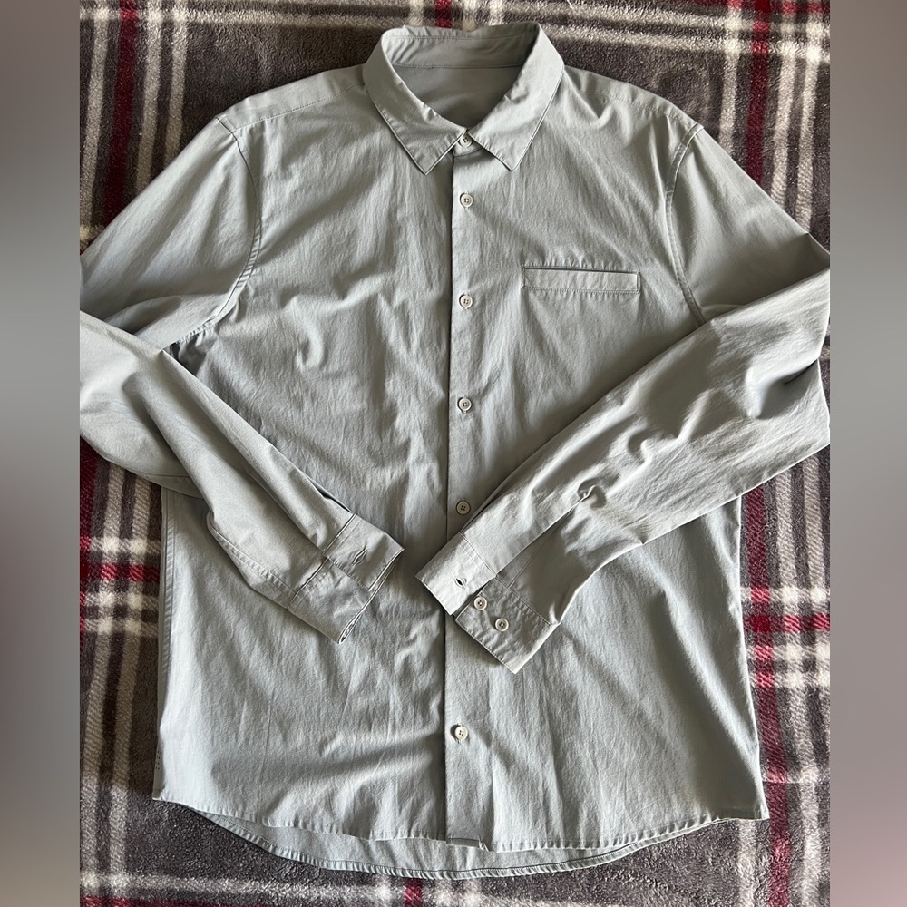 Lululemon - Similar to Commission Long-Sleeve shirt